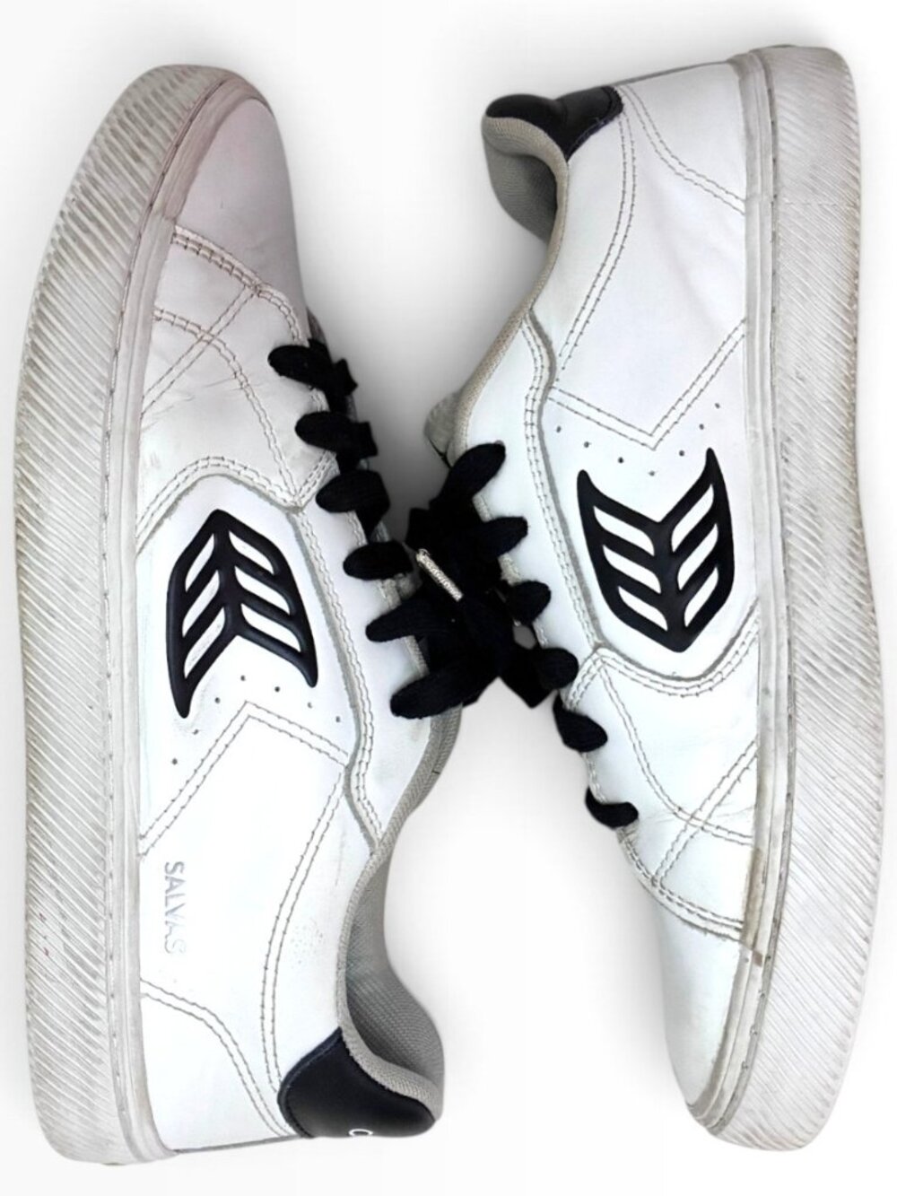 Cariuma Salvas White Leather Black Logo Low Top Sneakers - W 9 / M 7.5